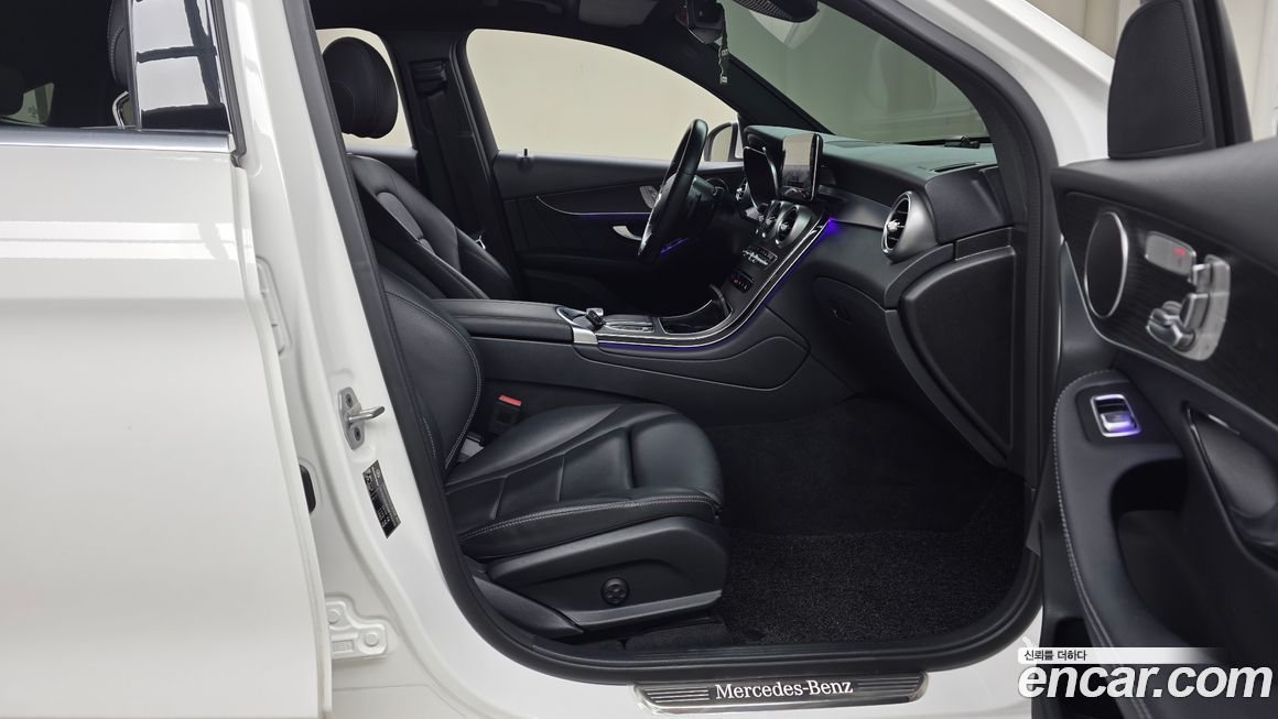 Mercedes-Benz GLC-Class 2021