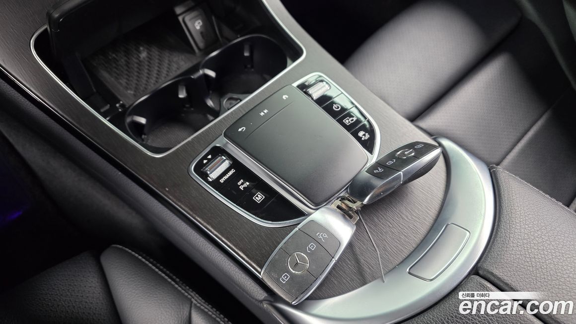 Mercedes-Benz GLC-Class 2021