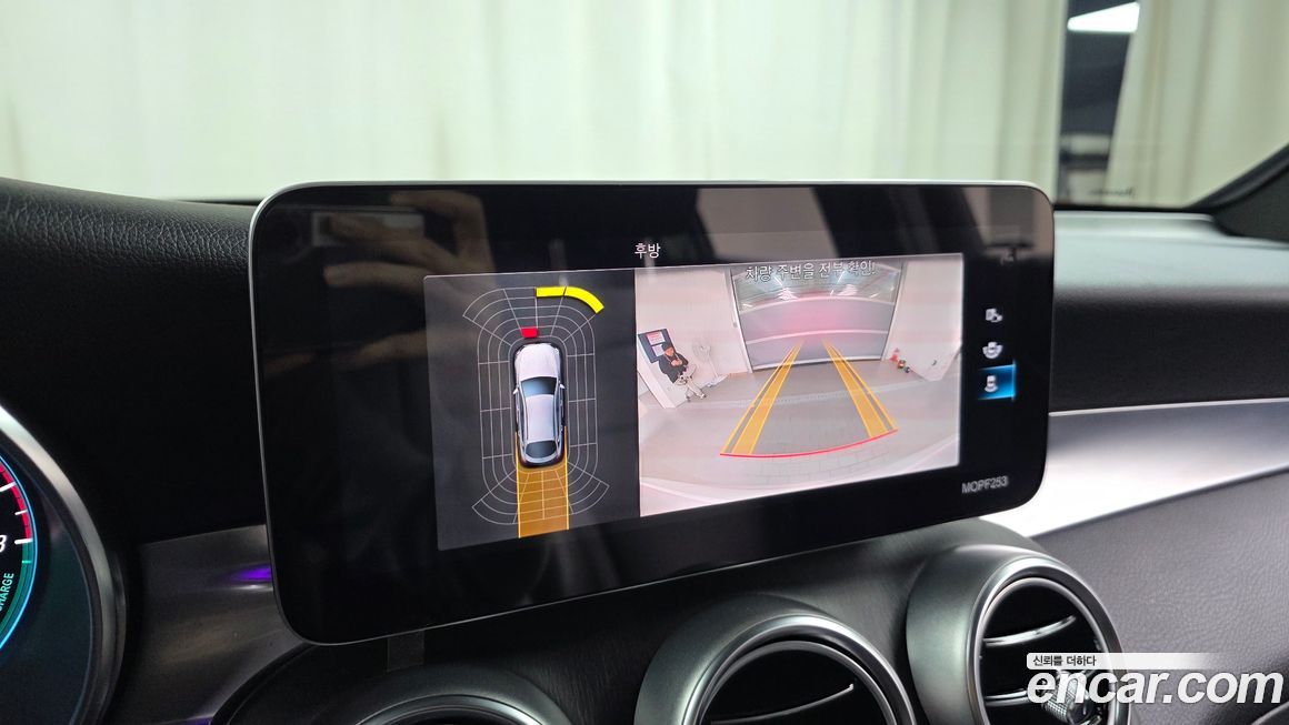 Mercedes-Benz GLC-Class 2021