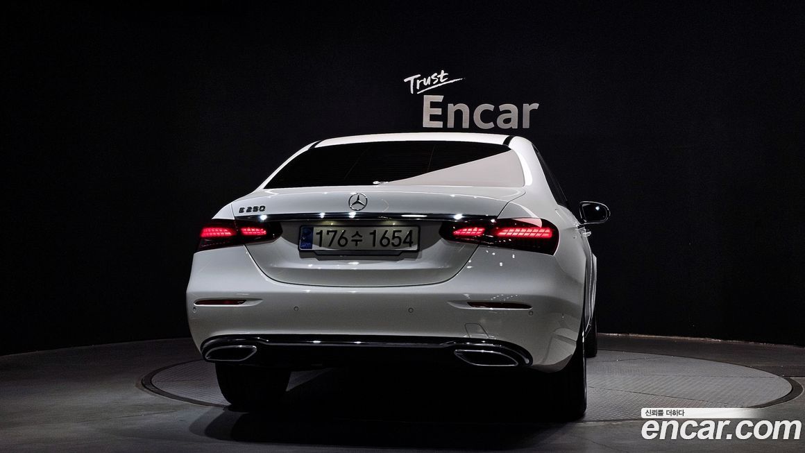 Mercedes-Benz E-Class 2023