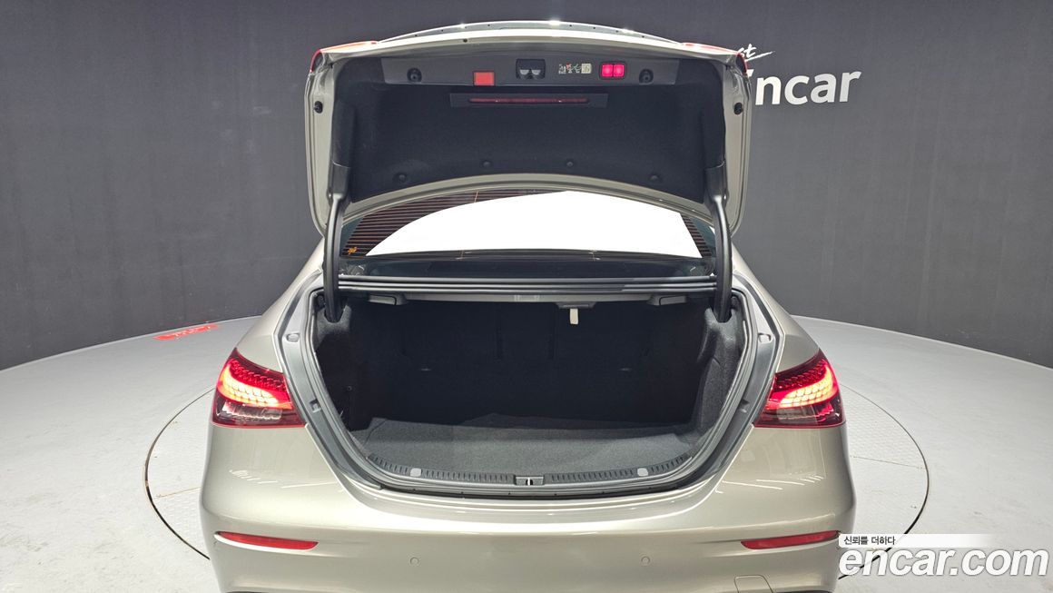 Mercedes-Benz E-Class 2023