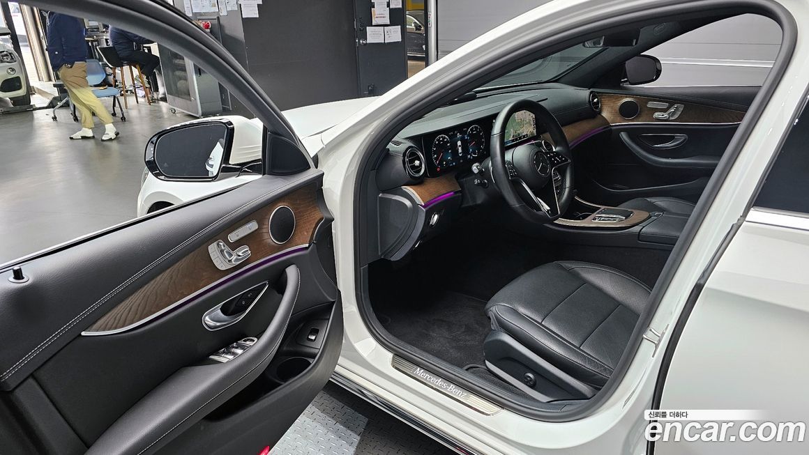 Mercedes-Benz E-Class 2023