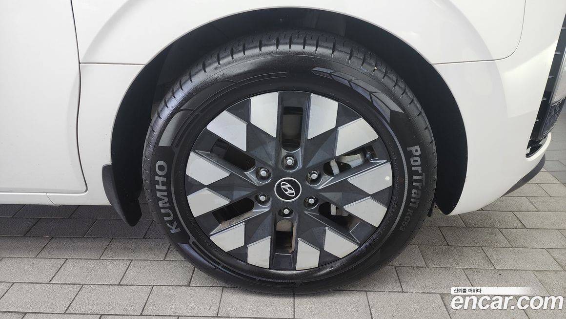 Hyundai Staria 2022