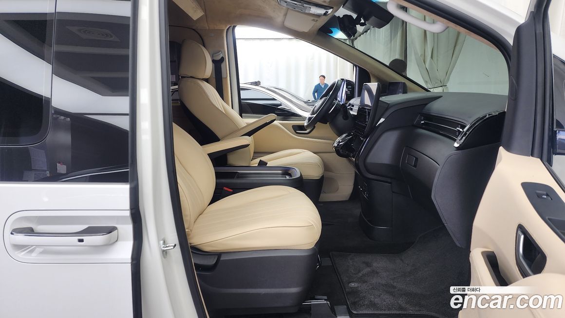 Hyundai Staria 2022