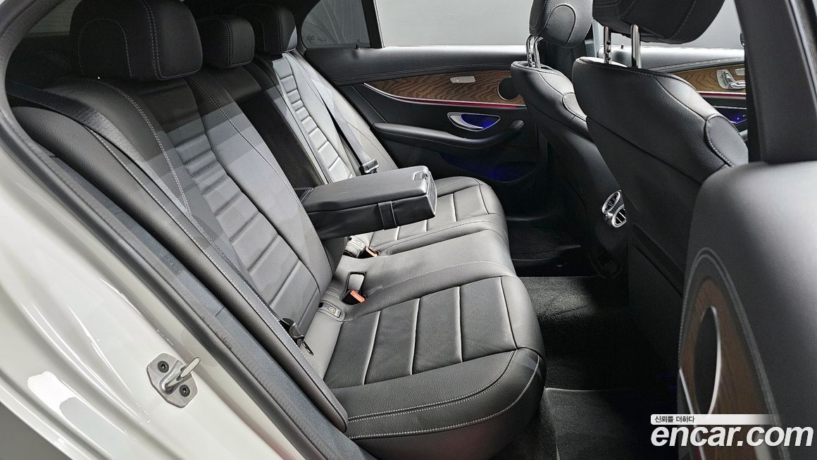 Mercedes-Benz E-Class 2023