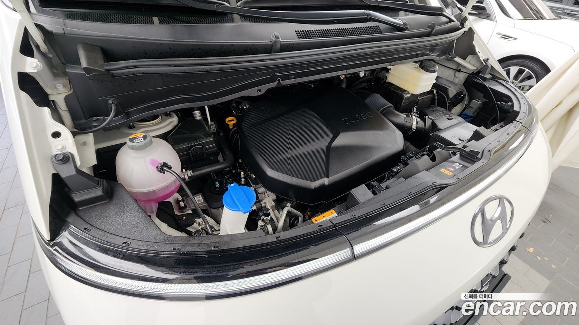 Hyundai Staria 2022