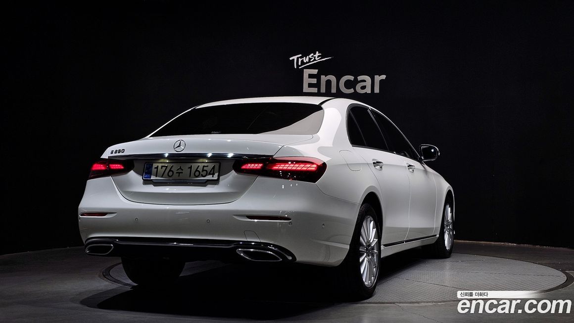 Mercedes-Benz E-Class 2023