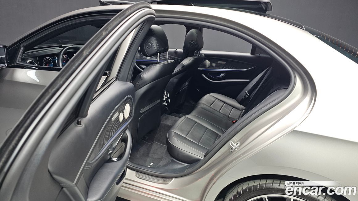 Mercedes-Benz E-Class 2023