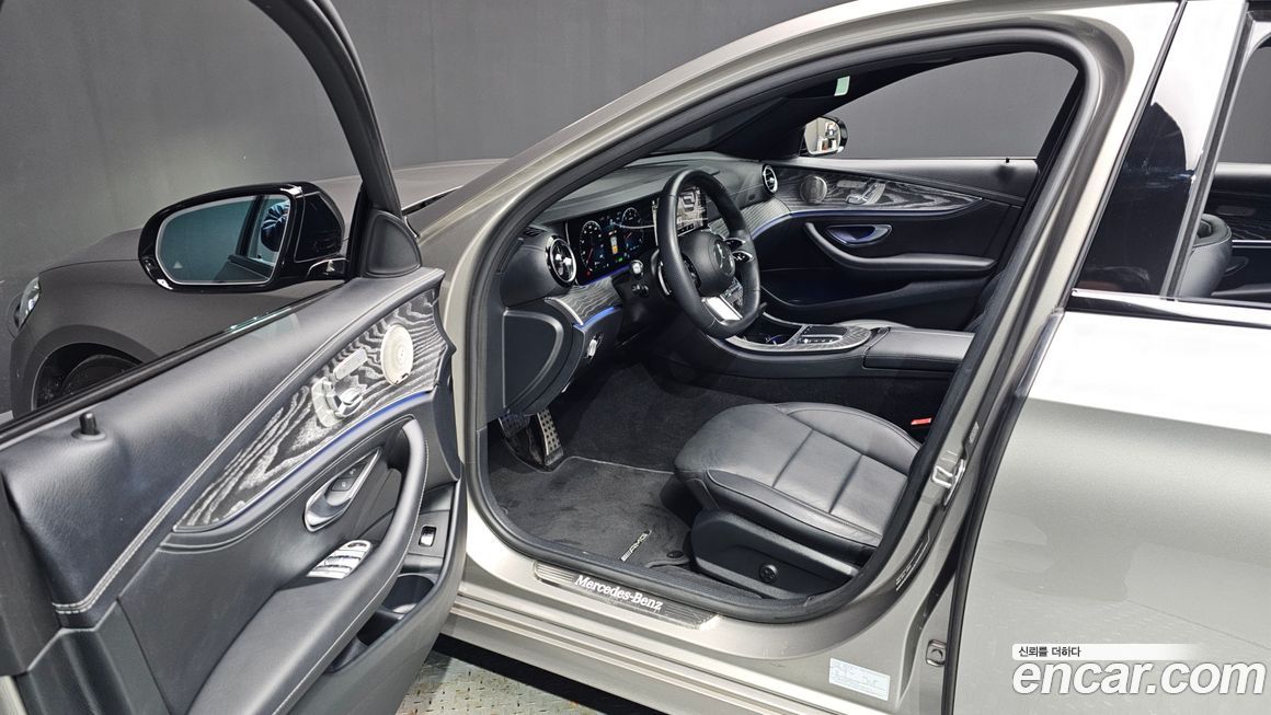 Mercedes-Benz E-Class 2023