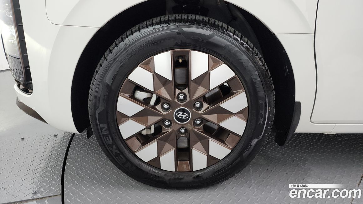 Hyundai Staria 2024