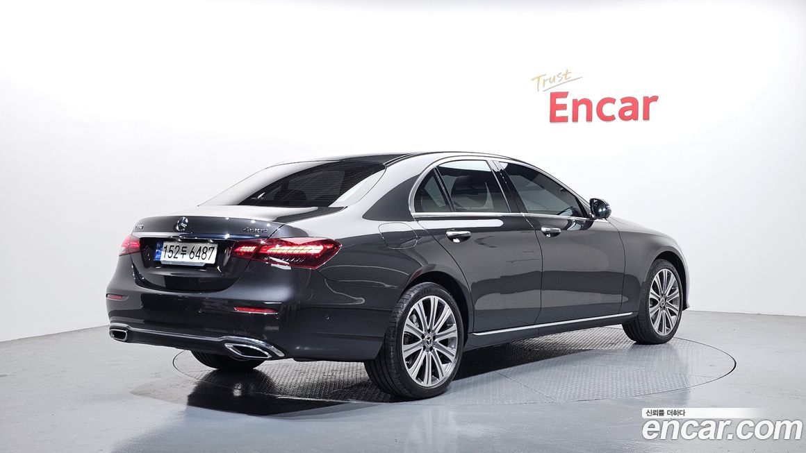 Mercedes-Benz E-Class 2023