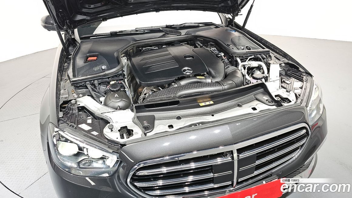 Mercedes-Benz E-Class 2023