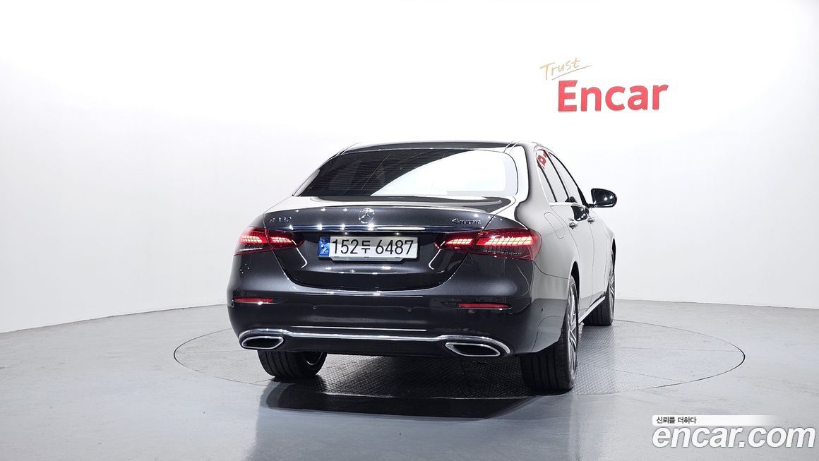 Mercedes-Benz E-Class 2023