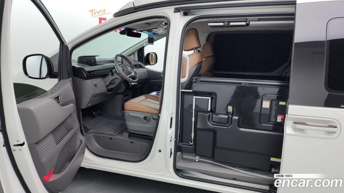 Hyundai Staria 2024