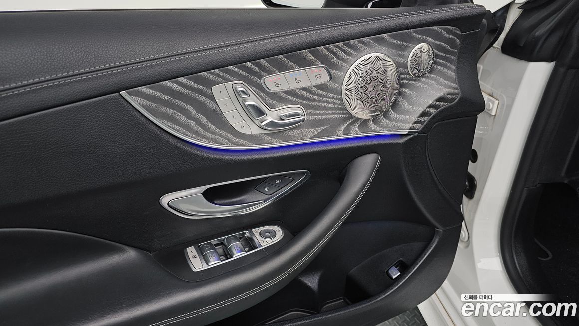 Mercedes-Benz E-Class 2022