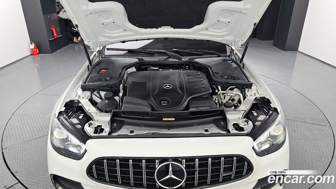 Mercedes-Benz E-Class 2022