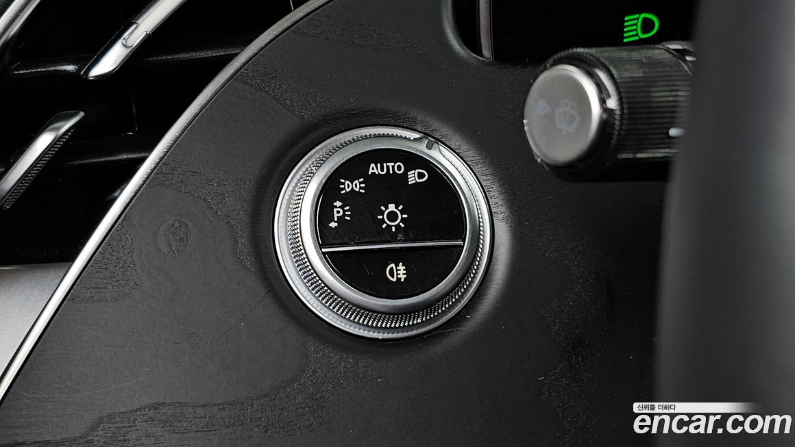 Mercedes-Benz E-Class 2025