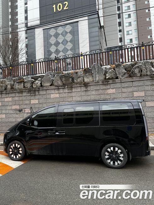Hyundai Staria 2025