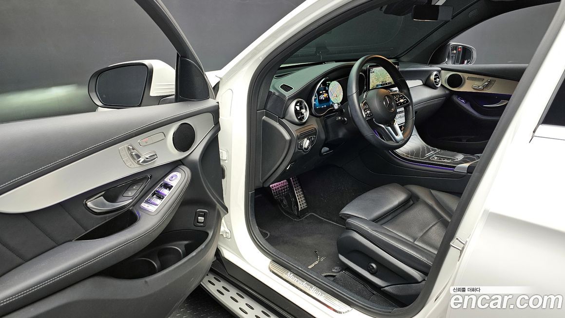 Mercedes-Benz GLC-Class 2023