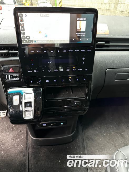 Hyundai Staria 2025