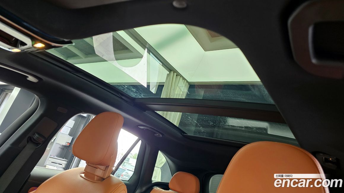 Mercedes-Benz GLC-Class 2025