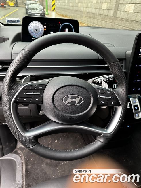 Hyundai Staria 2025