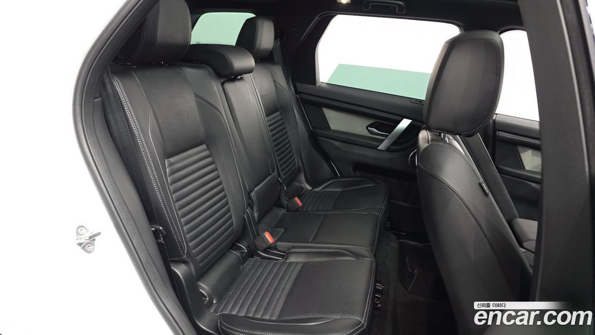 Land Rover Discovery Sport 2025
