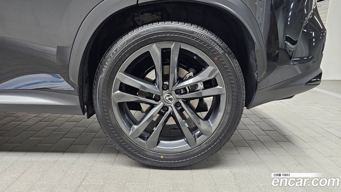 Lexus NX 2025