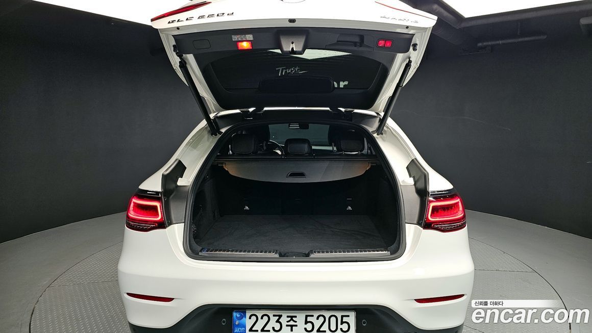 Mercedes-Benz GLC-Class 2023