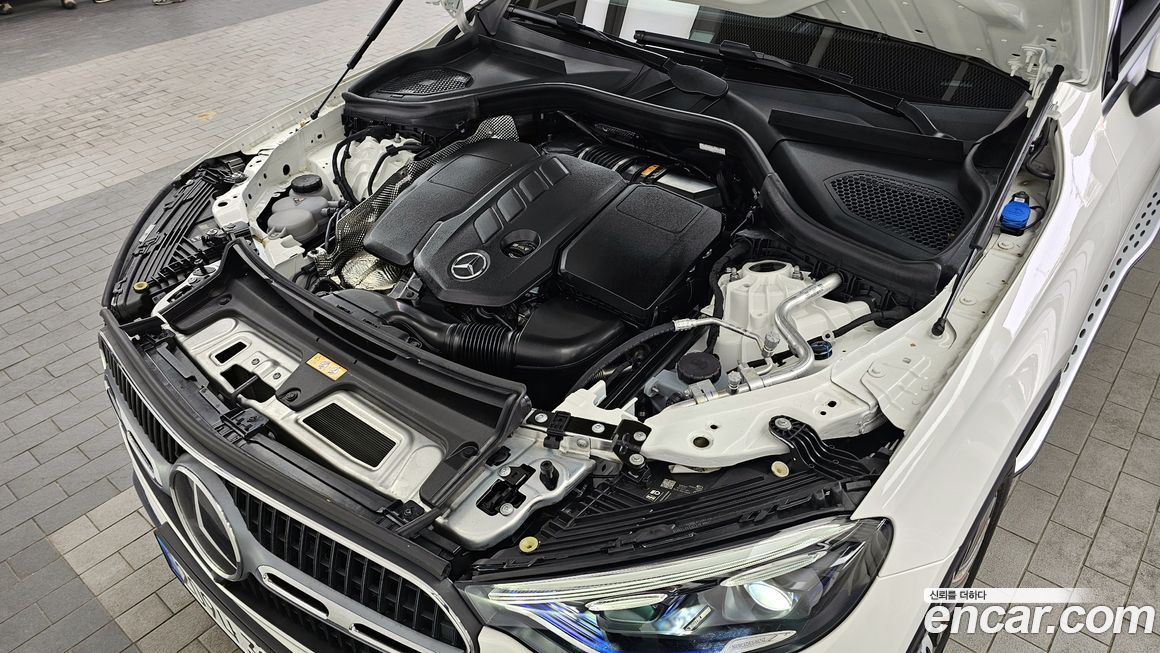 Mercedes-Benz GLC-Class 2025