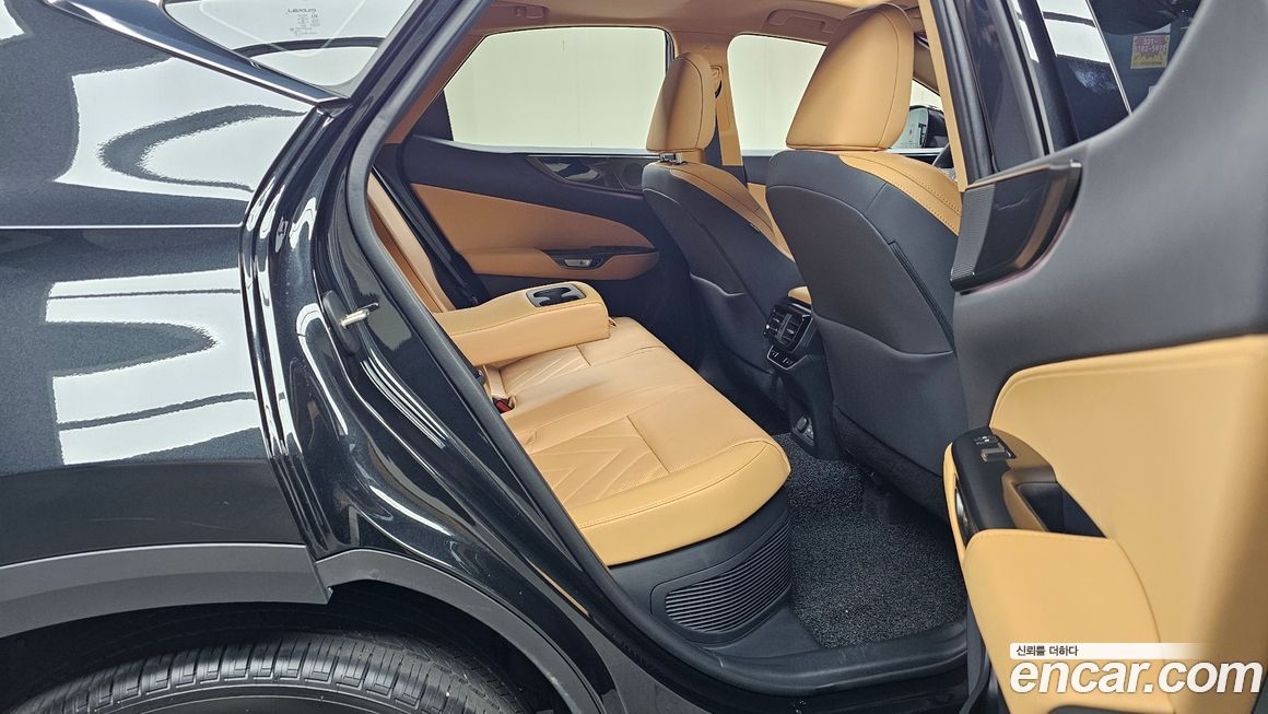 Lexus NX 2025