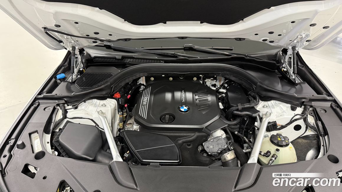 BMW Gran Turismo 2023