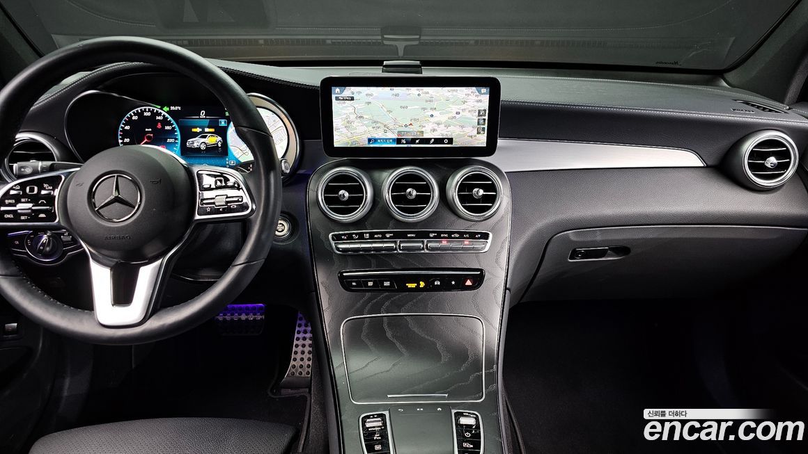 Mercedes-Benz GLC-Class 2023