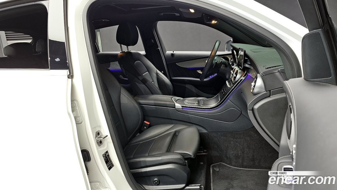 Mercedes-Benz GLC-Class 2023