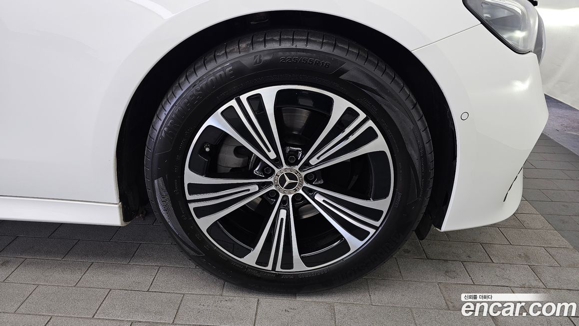 Mercedes-Benz E-Class 2025