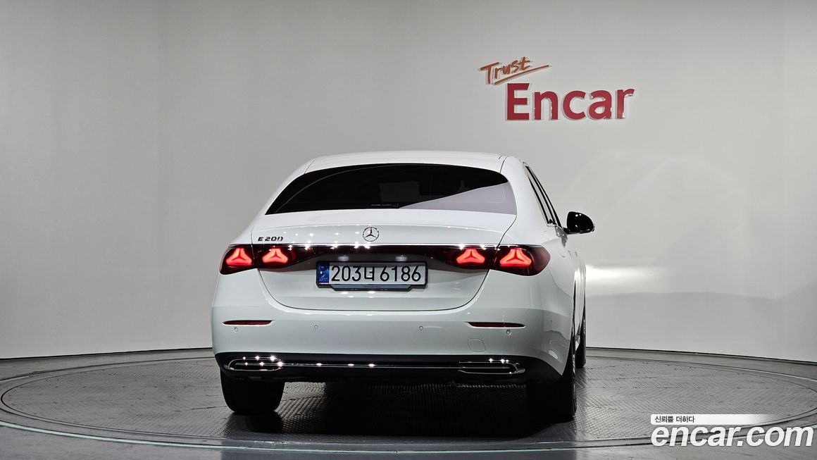 Mercedes-Benz E-Class 2025