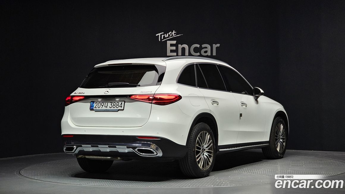 Mercedes-Benz GLC-Class 2025