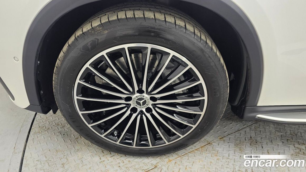 Mercedes-Benz GLC-Class 2024