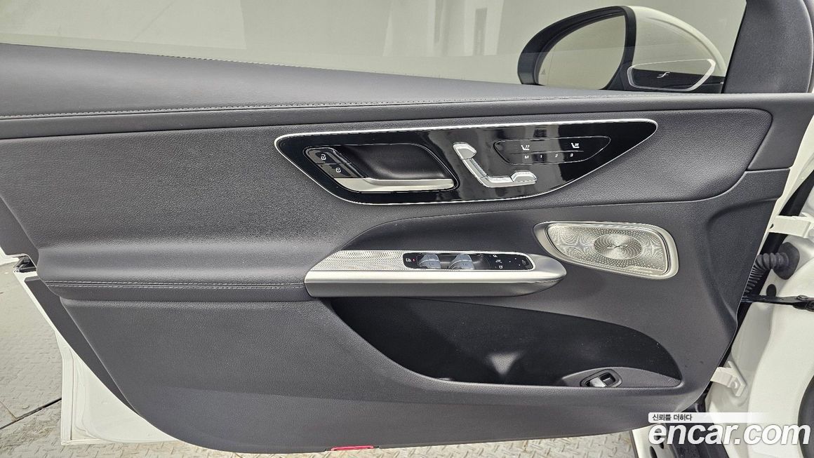 Mercedes-Benz GLC-Class 2024