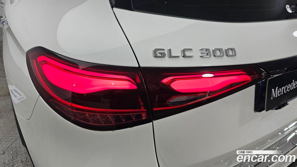 Mercedes-Benz GLC-Class 2024