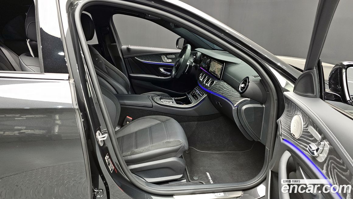 Mercedes-Benz E-Class 2023