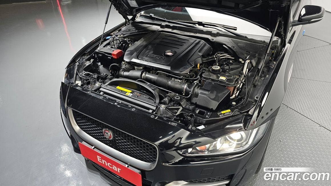 Jaguar XE 2018