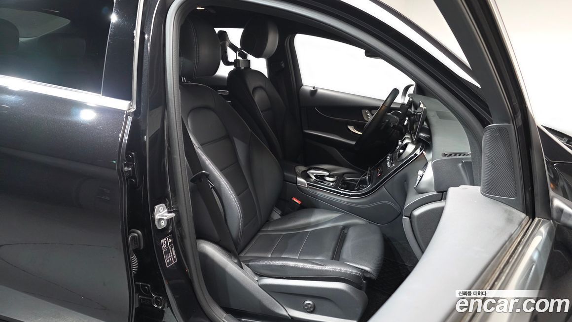 Mercedes-Benz GLC-Class 2019