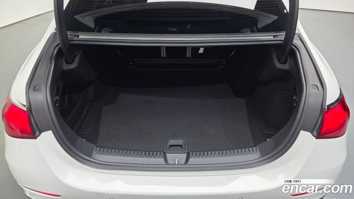 Mercedes-Benz E-Class 2025