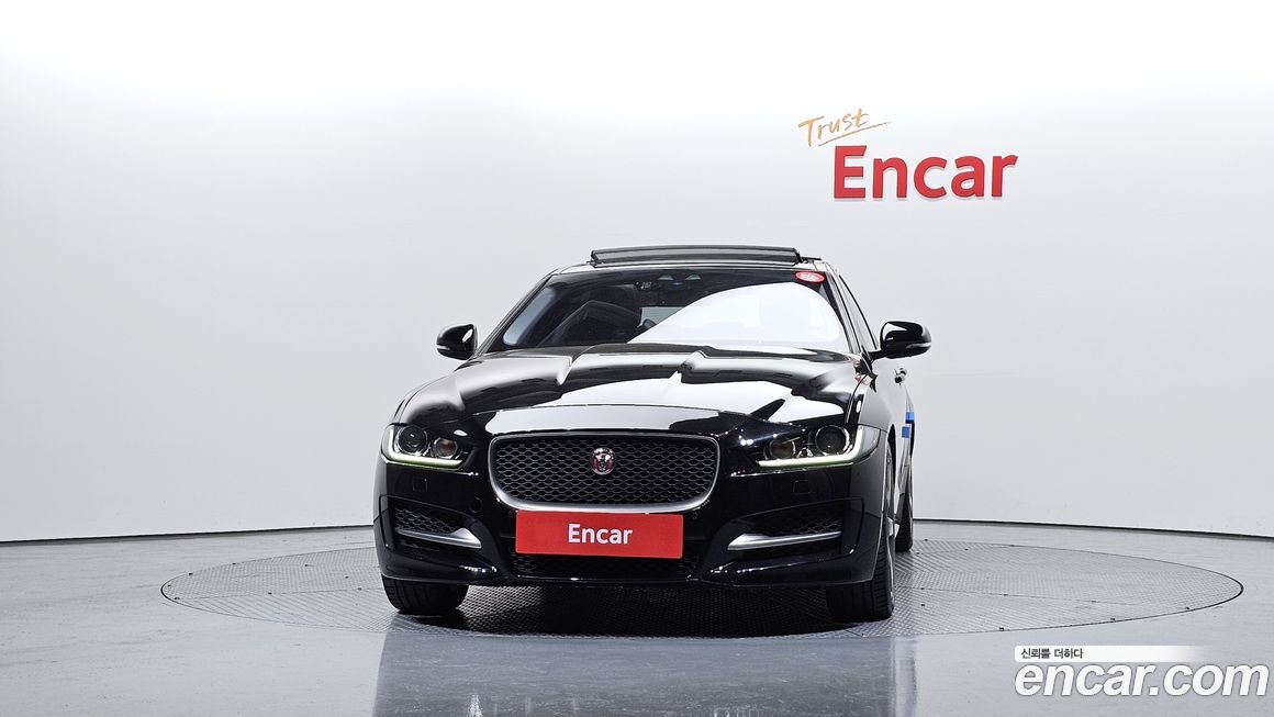Jaguar XE 2018
