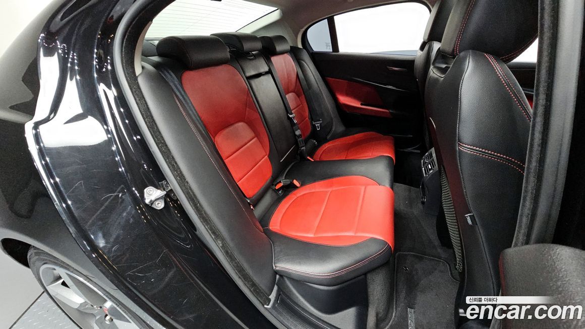 Jaguar XE 2018
