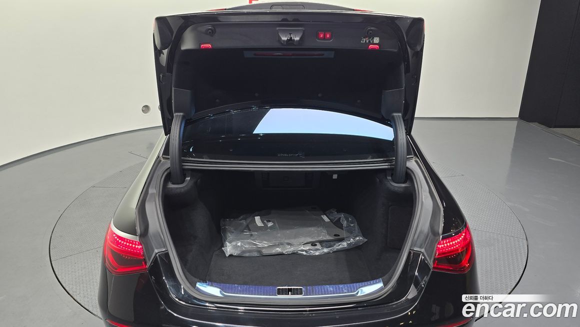 Mercedes-Benz S-Class 2023