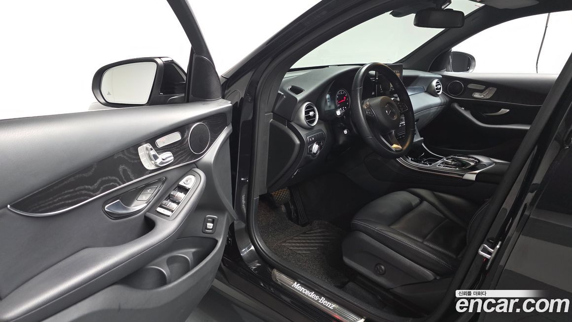 Mercedes-Benz GLC-Class 2019