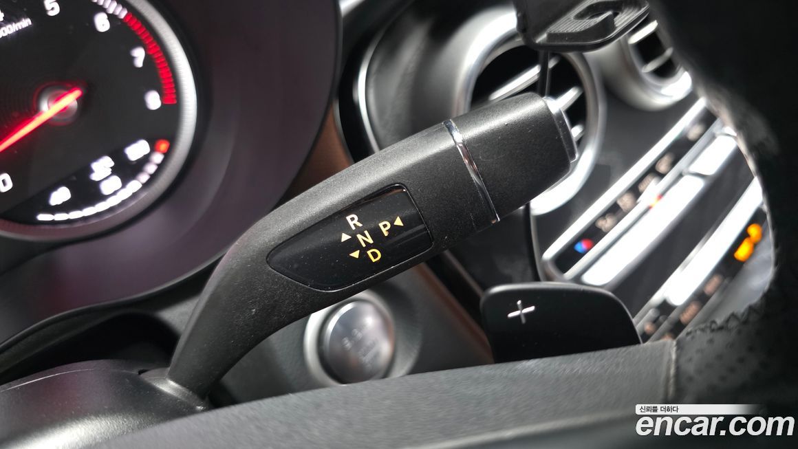 Mercedes-Benz GLC-Class 2019