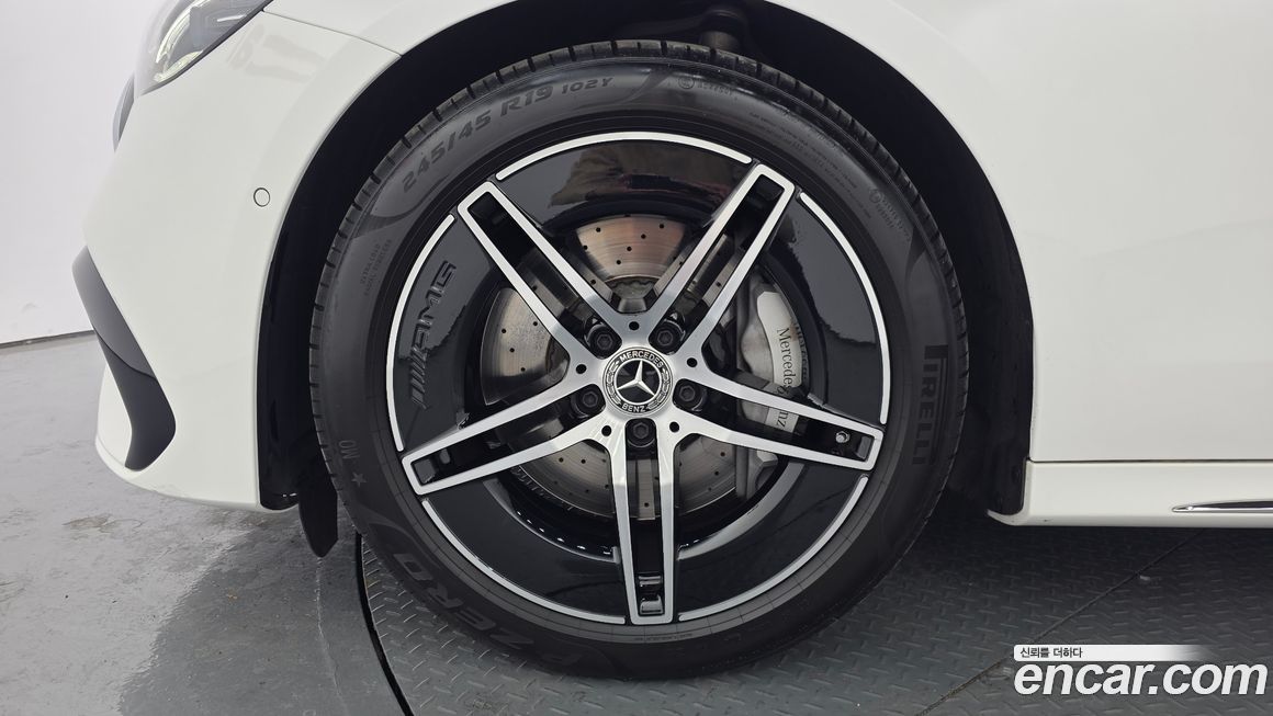 Mercedes-Benz E-Class 2025